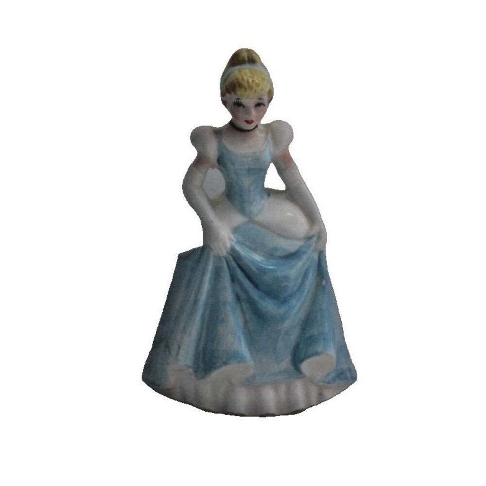 Vintage Walt Disney Productions Japan Cinderella Ceramic Porcelain Figurine 5.5”